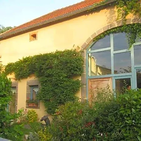 Alojamento de Acomodação e Pequeno-almoço D'hôtes Le Peyroux 3*