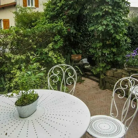 D'hotes Le Peyroux Bed & Breakfast