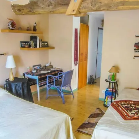 D'hotes Le Peyroux Bed & Breakfast