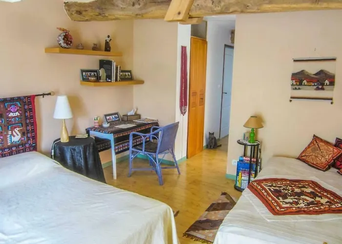 D'hotes Le Peyroux Bed & Breakfast